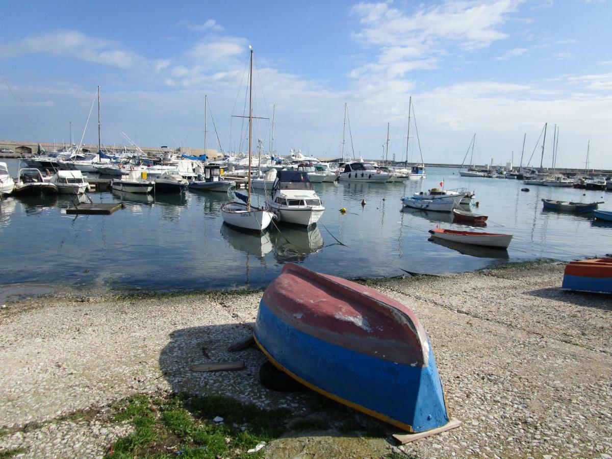 Masseria Due Torri Monopoli Bilik gambar
